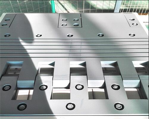 多向變位梳齒板式伸縮縫